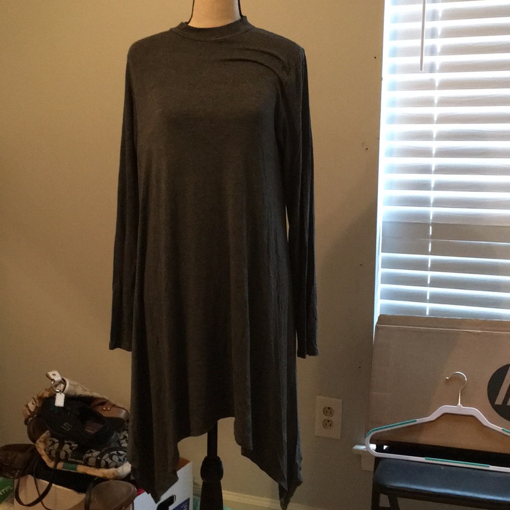 Long sleeve light weight mid length grey dress